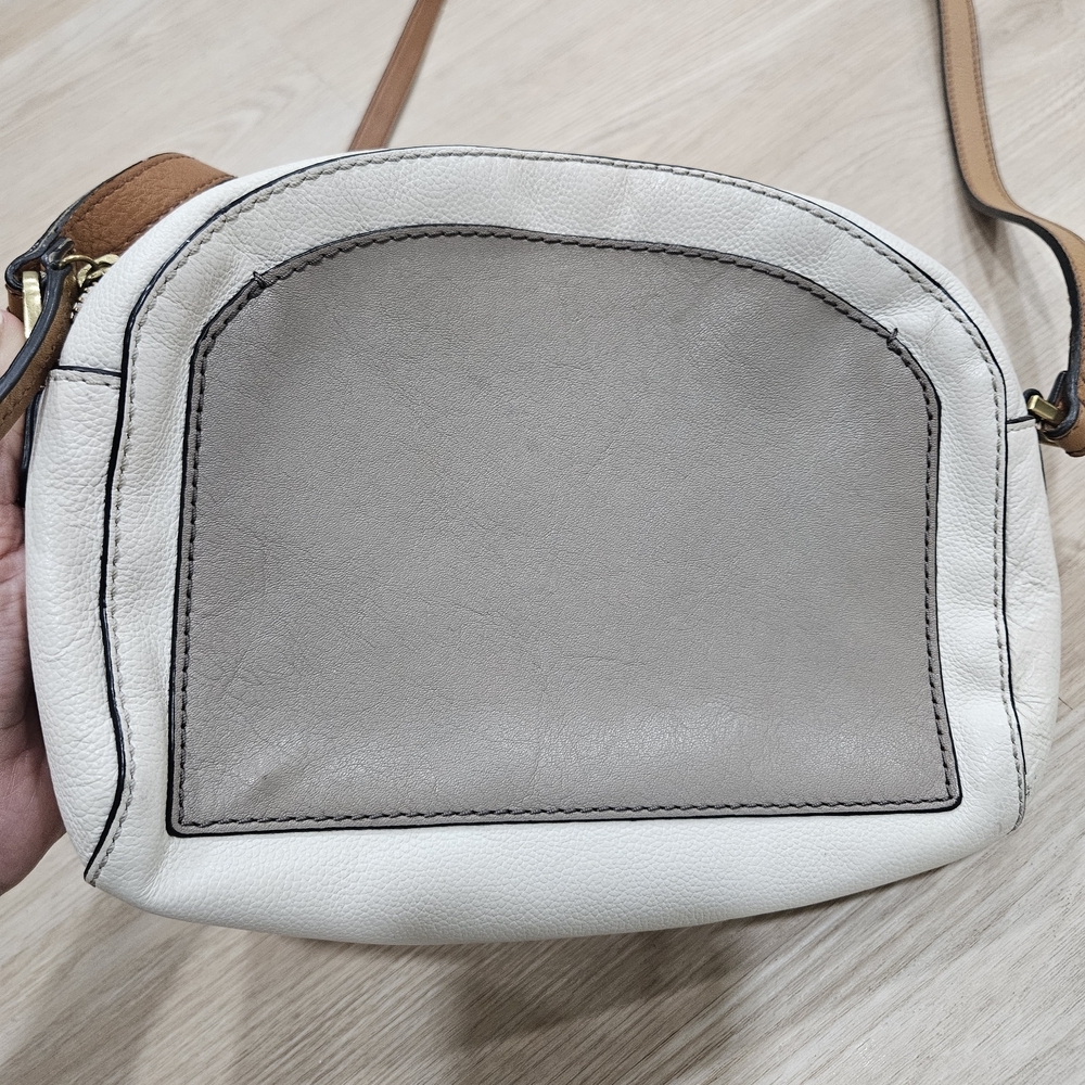 FOSSIL WHITE TAN TAUPE CROSSBODY LEATHER  BAG